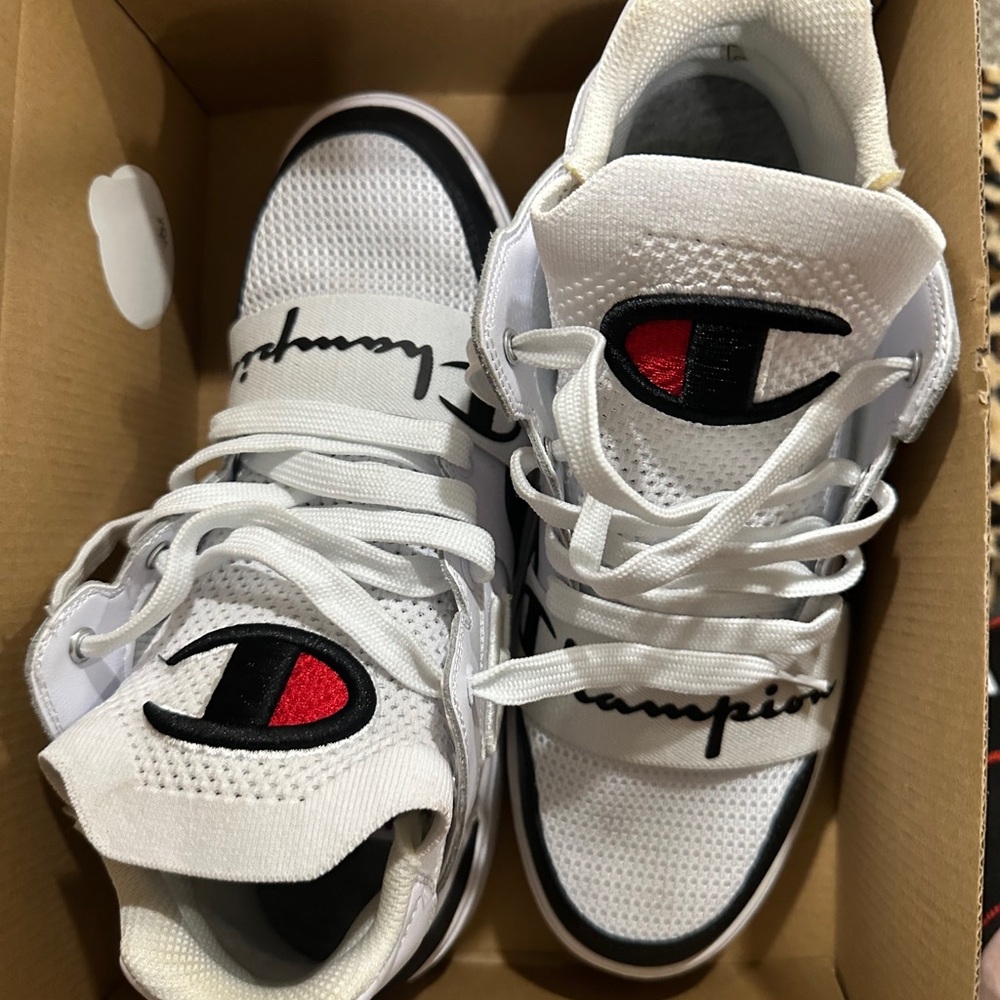 Champions authentic ones size 8
